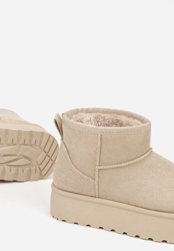 Born2be - Beżowe Wsuwane Śniegowce z Imitacji Zamszu na Platformie Tusanala. Okazja: na co dzień. Zapięcie: bez zapięcia. Kolor: beżowy. Materiał: zamsz. Sezon: zima. Styl: casual, elegancki