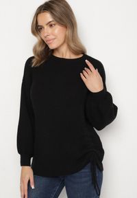 Born2be - Czarny Sweter z Wiskozą Zdobiony Ściągaczem z Boku Titaneva. Kolor: czarny. Materiał: wiskoza. Długość rękawa: długi rękaw. Długość: długie. Wzór: aplikacja. Styl: elegancki #6