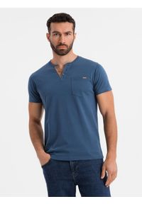 Ombre Clothing - T-shirt męski z dekoltem na guziki i zamszowym wykończeniem – ciemnoniebieski V2. Okazja: na co dzień. Kolor: niebieski. Materiał: zamsz. Wzór: gładki. Styl: klasyczny, casual #7