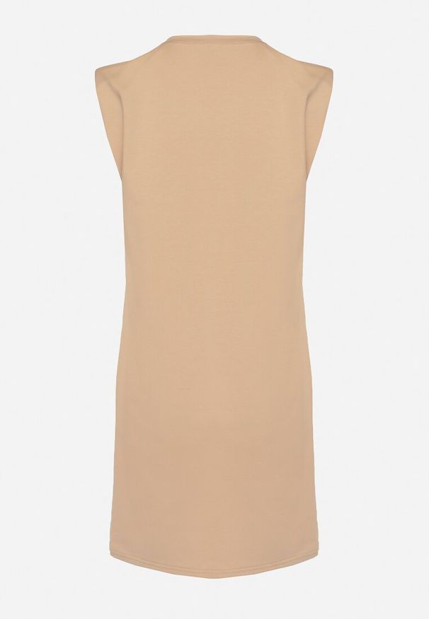 Born2be - Beżowa Sukienka Pudełkowa z Podkreślonymi Ramionami Mimossa. Kolor: beżowy. Długość rękawa: bez rękawów. Styl: wakacyjny