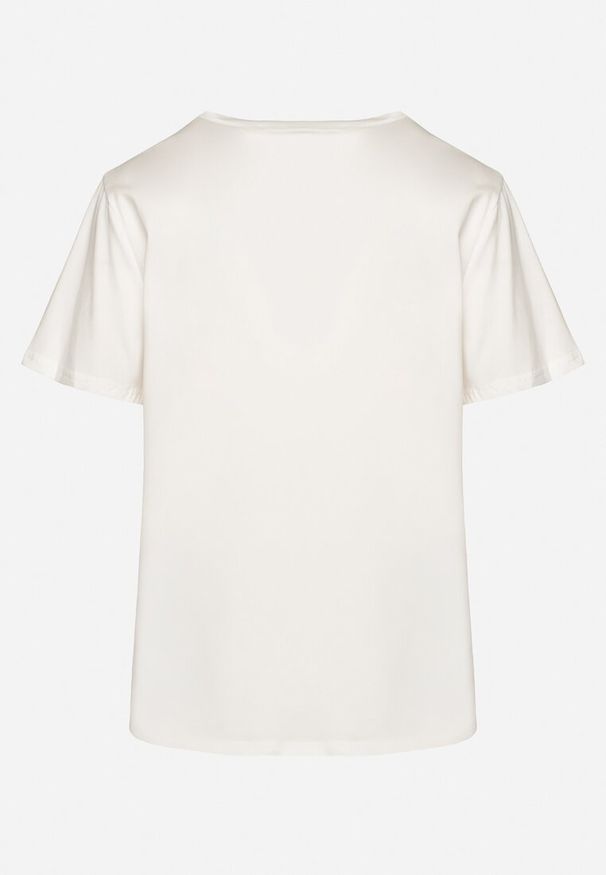 Born2be - Biała Bluzka z Bawełny Ozdobiona Napisem Nalavenne. Okazja: na co dzień. Kolor: biały. Materiał: bawełna. Długość rękawa: krótki rękaw. Długość: krótkie. Wzór: aplikacja, napisy. Styl: casual, elegancki