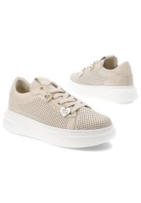 CheBello - Beżowe Sneakersy Chebello Stylowe Obuwie Damskie. Okazja: na co dzień. Zapięcie: sznurówki. Kolor: beżowy. Materiał: skóra. Szerokość cholewki: normalna. Sport: turystyka piesza #7