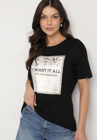 Born2be - Czarny Bawełniany T-shirt Ozdobiony Nadrukiem Nelltaria. Okazja: na co dzień. Kolor: czarny. Materiał: bawełna. Wzór: aplikacja, nadruk. Sezon: lato, wiosna. Styl: elegancki, casual