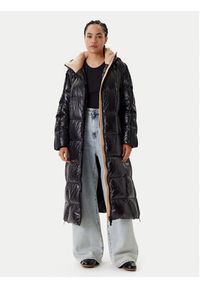 ViCOLO Kurtka puchowa TS0025 Czarny Regular Fit. Kolor: czarny. Materiał: syntetyk