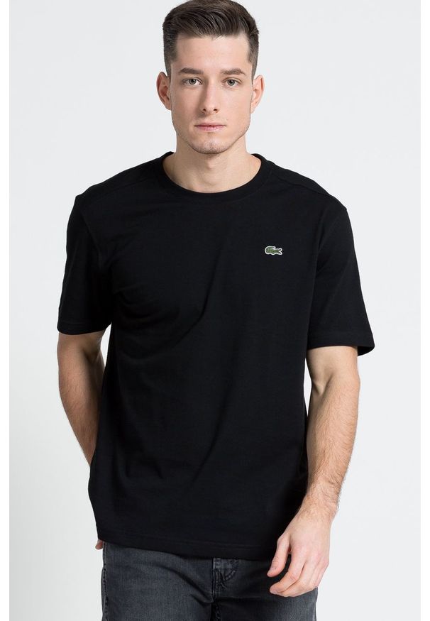 Lacoste T-shirt TH7618 kolor czarny gładki TH7618-001. Okazja: na co dzień. Kolor: czarny. Materiał: dzianina. Wzór: gładki. Styl: casual