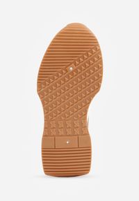 Renee - Beżowe Sneakersy z Geometrycznym Wzorem Velwettia. Okazja: na co dzień, na spacer. Zapięcie: sznurówki. Kolor: beżowy. Wzór: geometria. Sport: turystyka piesza #4