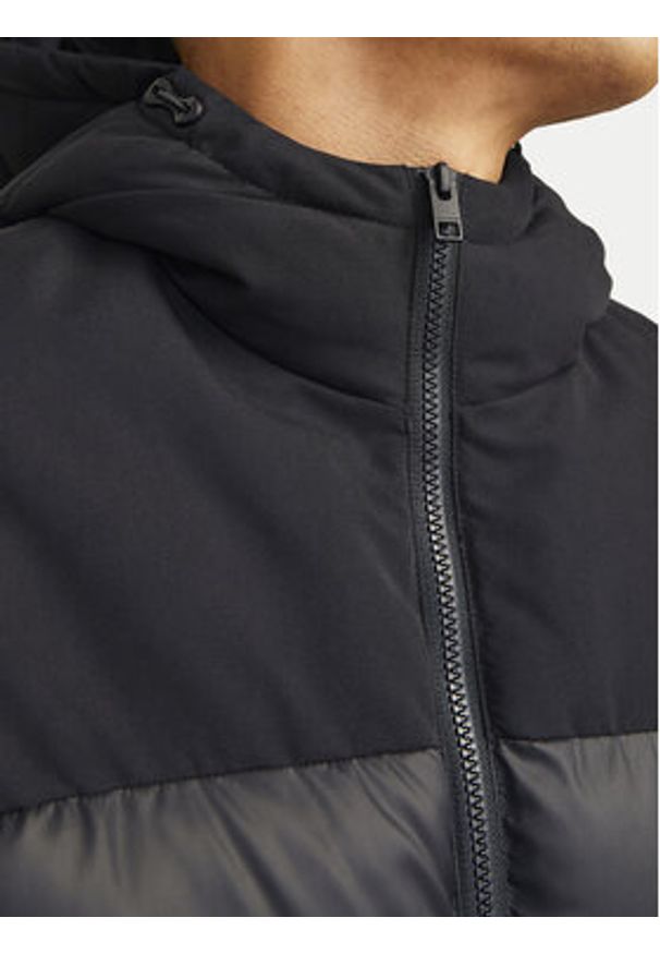 Jack & Jones - Jack&Jones Kurtka zimowa Moon 12256882 Czarny Regular Fit. Kolor: czarny. Materiał: syntetyk. Sezon: zima