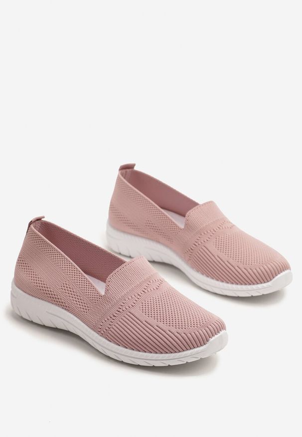 Born2be - Różowe Wsuwane Tenisówki Mokasyny Venni. Okazja: na co dzień, na spacer. Zapięcie: bez zapięcia. Kolor: różowy. Materiał: jeans. Wzór: aplikacja. Styl: elegancki, casual