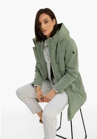 Volcano - Płaszcz damski z kapturem J-AGATE. Typ kołnierza: kaptur. Kolekcja: plus size. Materiał: poliester, materiał. Długość: długie. Wzór: gładki. Sezon: wiosna, jesień #1