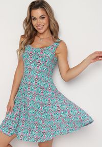 Born2be - Zielona Rozkloszowana Sukienka na Ramiączkach Pezorea. Kolor: zielony. Materiał: jeans. Długość rękawa: na ramiączkach. Styl: elegancki #7