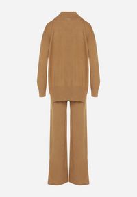 Born2be - Beżowy Klasyczny Dzianinowy Komplet z Wiskozą Szerokie Spodnie i Sweter Półgolf Reillena. Kolor: beżowy. Materiał: wiskoza, dzianina #4