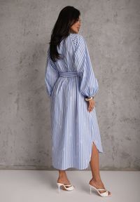 Renee - Niebieska Bawełniana Sukienka o Pudełkowym Kroju z Haftem i Wiązanym Paskiem Guineney. Okazja: na co dzień. Kolor: niebieski. Materiał: bawełna. Wzór: haft. Typ sukienki: proste. Styl: casual, klasyczny #5