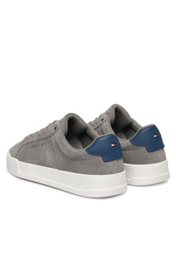 TOMMY HILFIGER - Tommy Hilfiger Sneakersy Th Court Suede FM0FM05824 Szary. Kolor: szary. Materiał: zamsz, skóra