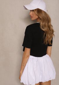 Renee - Czarny T-shirt z Bawełny Ozdobiony Napisem Lireline. Okazja: na co dzień. Kolor: czarny. Materiał: bawełna. Wzór: napisy, aplikacja. Styl: klasyczny, elegancki, casual #5