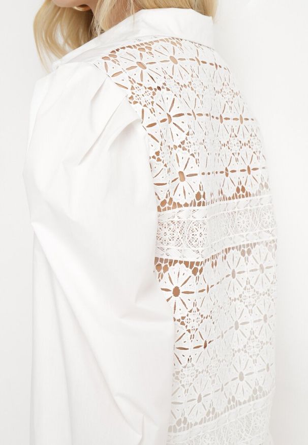 Born2be - Biała Bawełniana Koszula z Ażurowymi Wstawkami i Bufiastymi Rękawami Lavandia. Kolor: biały. Materiał: bawełna. Wzór: ażurowy. Styl: klasyczny, elegancki