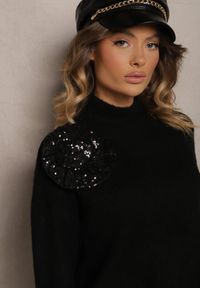 Renee - Czarny Golf z Wełną o Kroju Oversize z Kwiatem 3D i Cekinami Zolimi. Okazja: na co dzień. Typ kołnierza: golf. Kolor: czarny. Materiał: wełna. Wzór: kwiaty. Styl: elegancki, casual #4
