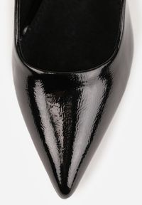 Renee - Czarne Szpilki Vices z Lakierowanym Połyskiem i Skórzaną Wkładką Irdlie. Okazja: na randkę, na spotkanie biznesowe, do pracy. Kolor: czarny. Materiał: skóra, lakier. Wzór: ażurowy. Obcas: na szpilce. Styl: biznesowy, elegancki, klasyczny. Wysokość obcasa: średni #3