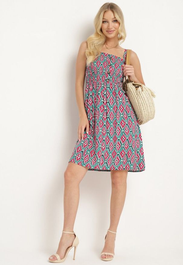 Born2be - Zielono-Różowa Rozkloszowana Sukienka z Wiskozy z Regulowanymi Ramiączkami i Marszczoną Górą Jovemia. Okazja: na spacer, na plażę, na co dzień. Kolor: zielony. Materiał: wiskoza. Długość rękawa: na ramiączkach. Sezon: lato. Typ sukienki: proste. Styl: casual, wakacyjny, klasyczny