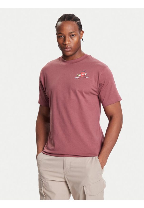 New Balance T-Shirt MT53931 Czerwony Regular Fit. Kolor: czerwony. Materiał: bawełna