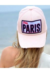 MISS PARIS - Czapka Miss Paris - EDYCJA LIMITOWANA. Kolor: różowy, wielokolorowy, fioletowy. Materiał: bawełna. Wzór: aplikacja, napisy, haft. Styl: elegancki #1