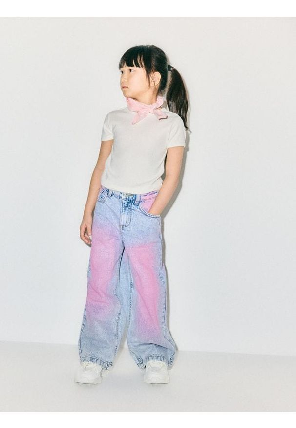 Reserved - Jeansy wide leg z opraniem - niebieski. Kolor: niebieski