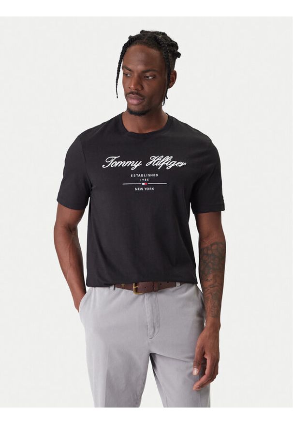 TOMMY HILFIGER - Tommy Hilfiger T-Shirt Script Logo MW0MW33691 Czarny Regular Fit. Kolor: czarny. Materiał: bawełna