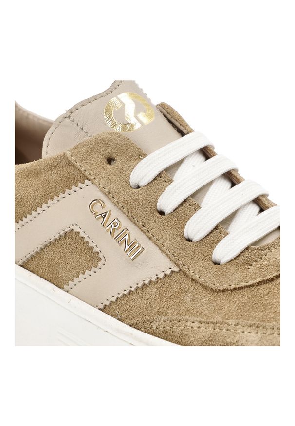 Beżowe Sneakersy Carinii Modne Obuwie Damskie Na Platformie. Okazja: na co dzień, na spacer. Kolor: beżowy. Materiał: zamsz. Obcas: na platformie. Styl: casual, elegancki