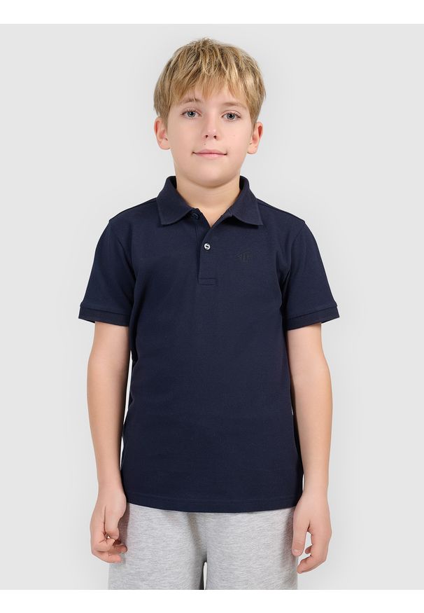 4f - 4F Koszulka polo regular chłopięca - granatowa 164 (13-14 lat). Okazja: na co dzień, na uczelnię. Typ kołnierza: polo. Kolor: niebieski. Materiał: bawełna, dzianina. Wzór: ze splotem. Sezon: lato. Styl: sportowy, klasyczny, casual, elegancki