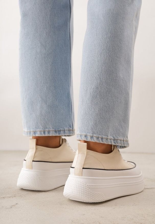 Renee - Beżowe Trampki VICES na Platformie z Ozdobnym Paskiem Wokół Podeszwy Rionira. Zapięcie: pasek. Kolor: beżowy. Materiał: koronka. Obcas: na platformie. Styl: klasyczny