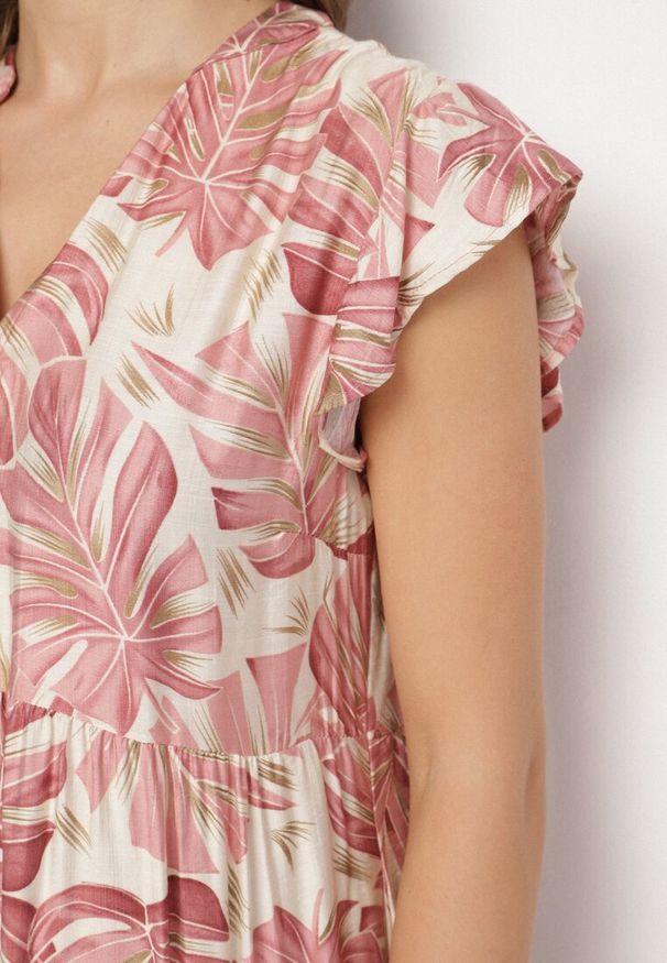 Born2be - Ciemnoróżowa Sukienka z Wiskozą o Rozkloszowanym Kroju z Falbankami w Roślinny Wzór Amoira. Okazja: na co dzień. Typ kołnierza: kołnierz z falbankami. Kolor: różowy. Materiał: wiskoza. Długość rękawa: krótki rękaw. Styl: casual, elegancki