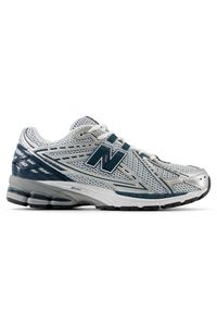 Buty unisex New Balance U1906RCE – srebrne. Kolor: srebrny. Materiał: materiał, syntetyk, guma. Szerokość cholewki: normalna. Sport: turystyka piesza #1