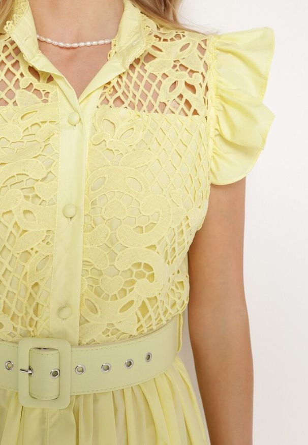 Born2be - Żółta Sukienka Ażurowa o Koszulowym Kroju z Paskiem z Ekoskóry Trija. Okazja: na co dzień, na imprezę. Kolor: żółty. Wzór: ażurowy. Typ sukienki: koszulowe. Styl: casual, elegancki
