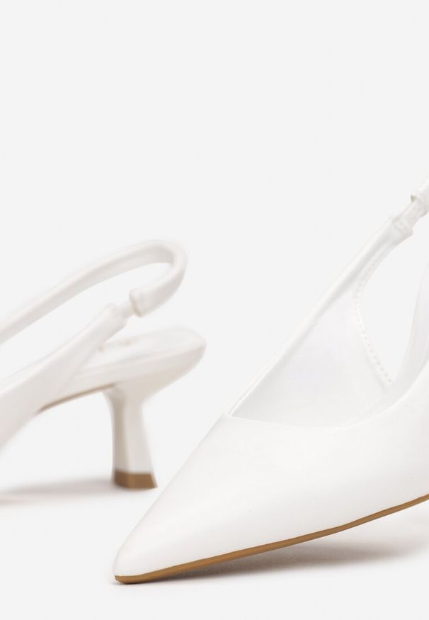 Born2be - Białe Sandały na Niskim Obcasie Nunziata. Okazja: na wesele, na co dzień, na ślub cywilny. Kolor: biały. Obcas: na obcasie. Styl: casual, klasyczny, elegancki. Wysokość obcasa: niski