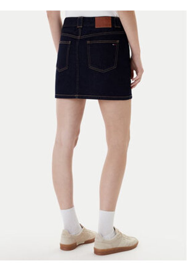 Tommy Jeans Spódnica jeansowa DW0DW21991 Granatowy Regular Fit. Kolor: niebieski. Materiał: bawełna