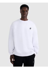 4f - 4F Bluza dresowa nierozpinana bez kaptura męska - biała S. Okazja: na co dzień. Typ kołnierza: bez kaptura. Kolor: biały. Materiał: dresówka. Styl: casual