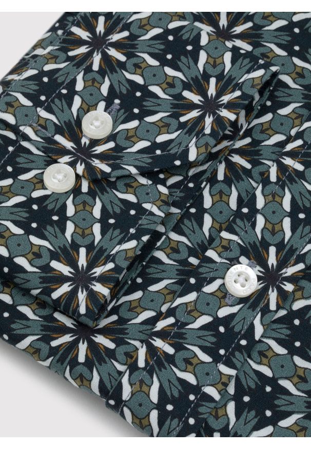 Pako Lorente - PAKO LORENTE – Koszula męska P22WF-1X-017-Z-S. Typ kołnierza: kołnierzyk klasyczny. Materiał: bawełna, elastan. Długość rękawa: długi rękaw. Długość: długie. Styl: klasyczny