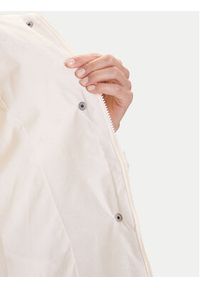 Guess Kurtka zimowa V5BL07 WGLW2 Écru Relaxed Fit. Materiał: syntetyk. Sezon: zima