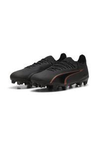 Puma - Buty piłkarskie dla dorosłych PUMA Ultra Ultimate FG/AG. Zapięcie: sznurówki. Kolor: szary, brązowy, czarny, różowy, wielokolorowy. Materiał: tkanina, skóra, materiał, syntetyk. Szerokość cholewki: normalna. Sport: piłka nożna #1