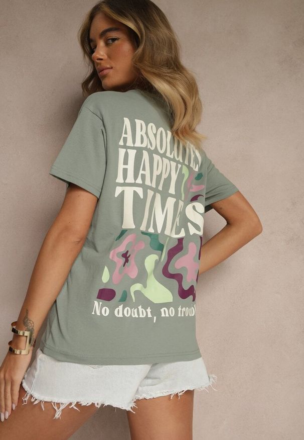 Renee - Ciemnozielony T-shirt z Bawełny o Kroju Oversize Fillinea. Okazja: na co dzień. Kolor: zielony. Materiał: bawełna. Wzór: napisy, aplikacja. Styl: klasyczny, casual