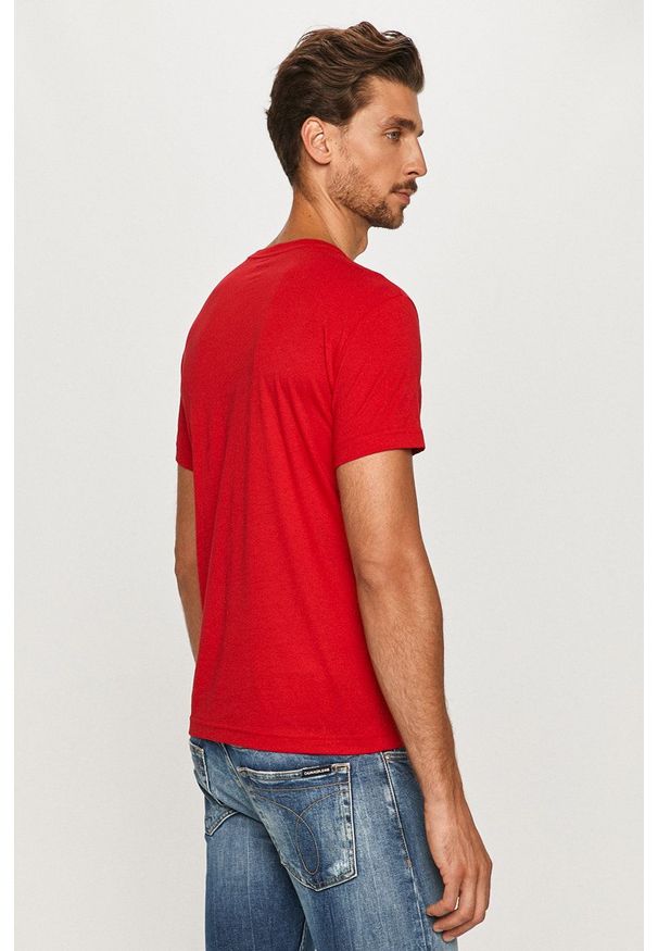 EA7 Emporio Armani - T-shirt. Okazja: na co dzień. Kolor: czerwony. Wzór: nadruk. Styl: casual
