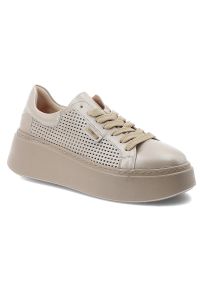 Sneakersy damskie Armodo, cholewka ze skóry naturalnej perforowana forma zapewniająca lekkość klasyczne sznurowanie stabilna podeszwa, beżowe, DS-777. Zapięcie: sznurówki. Kolor: beżowy. Materiał: skóra. Szerokość cholewki: normalna. Wzór: ażurowy. Obcas: na platformie. Styl: klasyczny #3