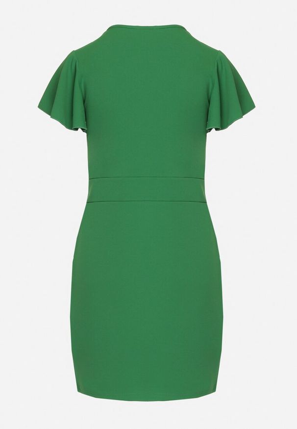Born2be - Zielona Dopasowana Sukienka Mini z Kopertowym Dekoltem i Ozdobną Falbanką Gwendara. Kolor: zielony. Typ sukienki: kopertowe. Styl: elegancki. Długość: mini