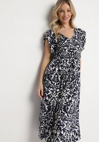 Born2be - Granatowa Bawełniana Sukienka Rozkloszowana z Falbankami w Ornamentalny Wzór Zaliette. Okazja: na co dzień. Typ kołnierza: kołnierz z falbankami. Kolor: niebieski. Materiał: bawełna. Długość rękawa: krótki rękaw. Styl: casual, elegancki #6