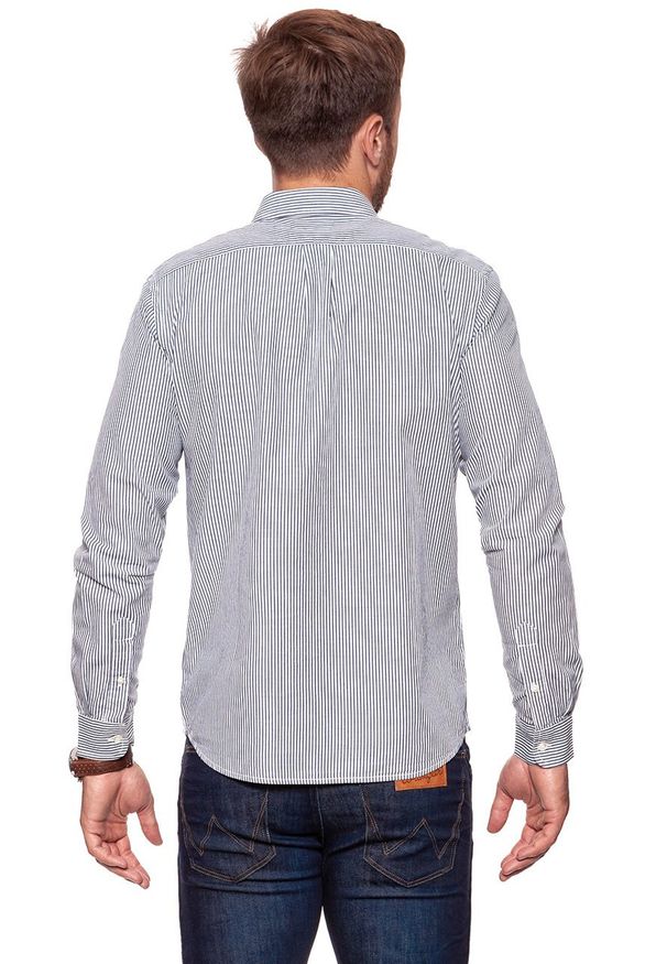 Wrangler - KOSZULA WRANGLER LS 1PKT BUTTON DOWN NAVY W5874SQ35 112129583. Typ kołnierza: button down. Materiał: materiał. Wzór: paski