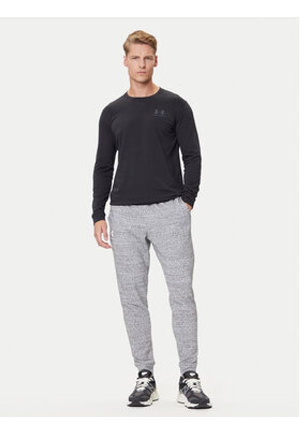 Under Armour Longsleeve Ua Sportstyle Left Chest 1329585 Czarny Loose Fit. Kolor: czarny. Materiał: bawełna, syntetyk. Długość rękawa: długi rękaw