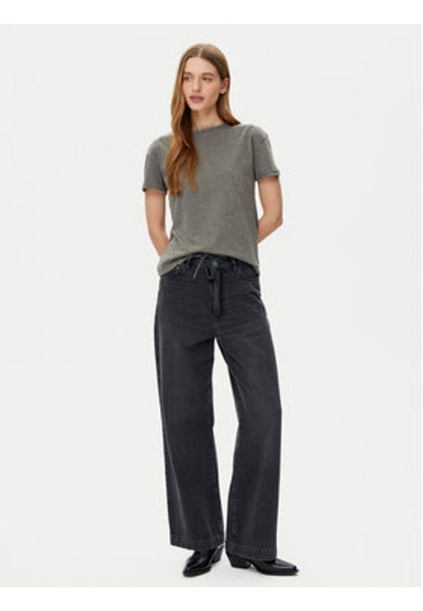 Noisy may - Noisy May T-Shirt Brandy 27033185 Szary Slim Fit. Kolor: szary. Materiał: bawełna