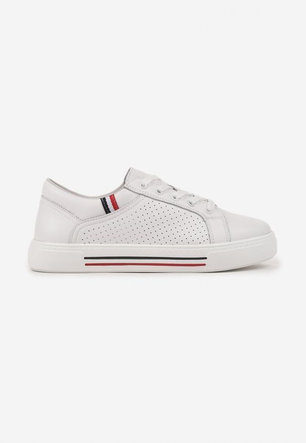 Born2be - Białe Płaskie Sneakersy ze Skóry Naturalnej ze Skórzaną Wkładką Ozdobione Perforacją Zelili. Okazja: na co dzień. Kolor: biały. Materiał: skóra. Wzór: aplikacja. Sezon: lato, wiosna