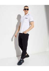 Versace Jeans Couture - VERSACE JEANS COUTURE - Biała koszulka polo. Typ kołnierza: polo. Kolor: biały. Materiał: bawełna #2