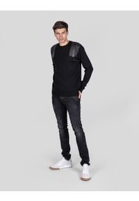 Les Hommes Sweter | LJK104-652B | Round Neck Sweater With Shoulder Detail | Mężczyzna | Czarny. Okazja: na co dzień. Kolor: czarny. Materiał: wełna. Styl: casual #1