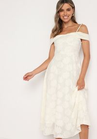 Born2be - Jasnobeżowa Rozkloszowana Sukienka na Regulowanych Ramiączkach o Taliowanym Kroju Umadea. Kolor: beżowy. Długość rękawa: na ramiączkach. Styl: elegancki #3